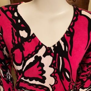 CYRUS PULL OVER SWEATER. SZ M. FUSCIA FLORAL PRINT